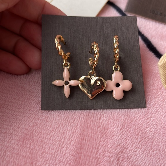 Louis Vuitton Sweet Monogram Earrings - Picture 3 of 5